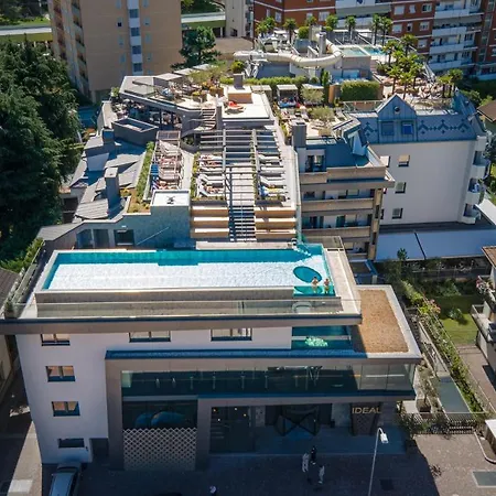 理想公园酒店 酒店 4*